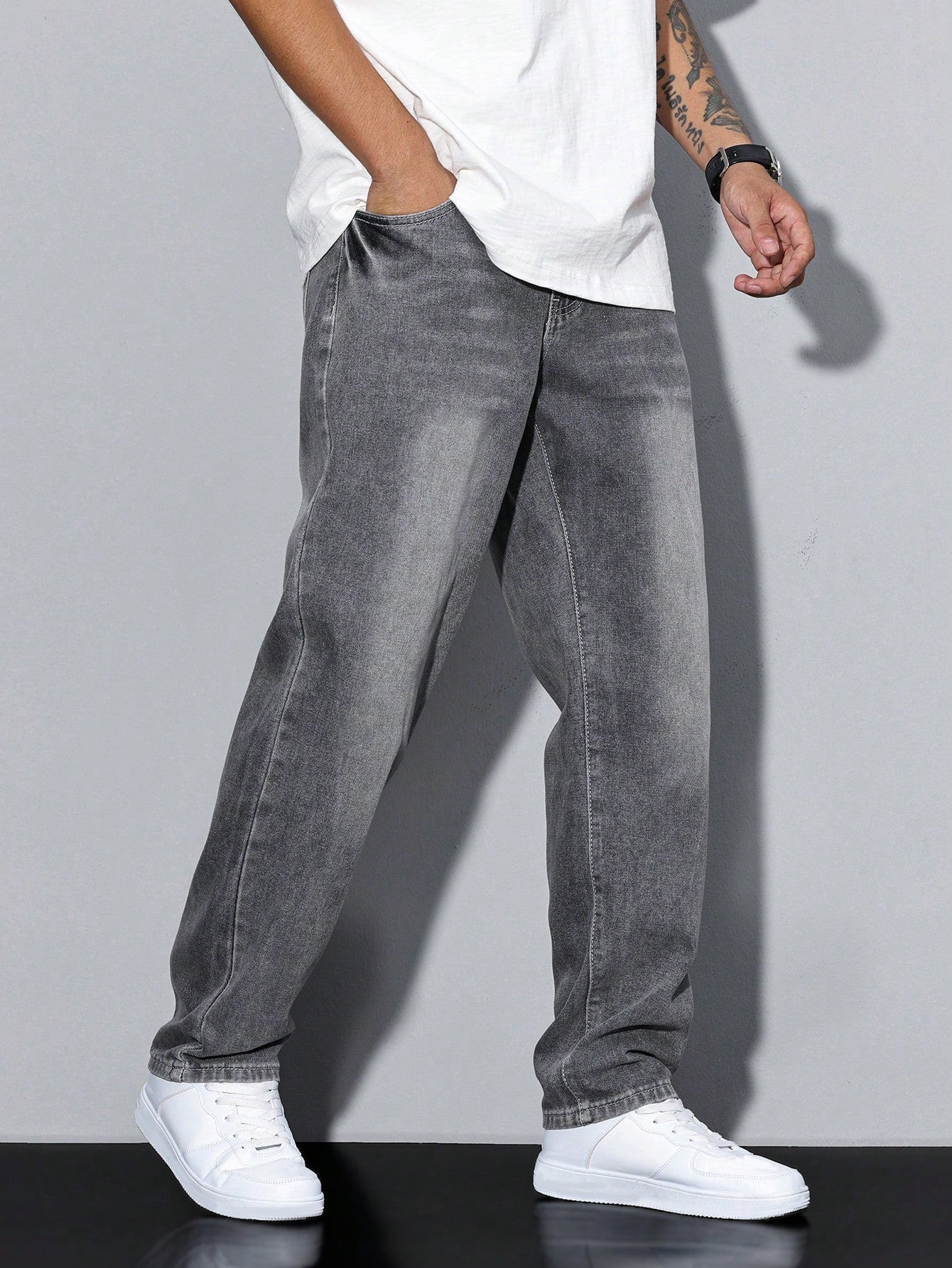 Jack casual straight-leg jeans in grey wash, side view